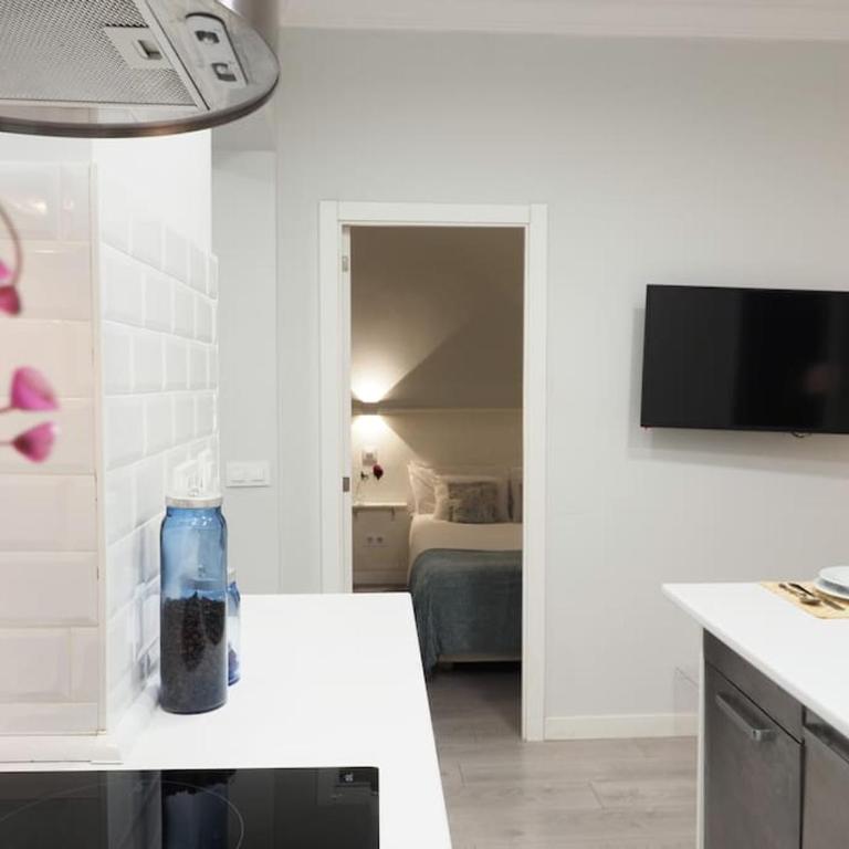 Stunning APT 3 PAX 15 min Gran via & Plaza Mayor - One-Bedroom Apartment - 7
