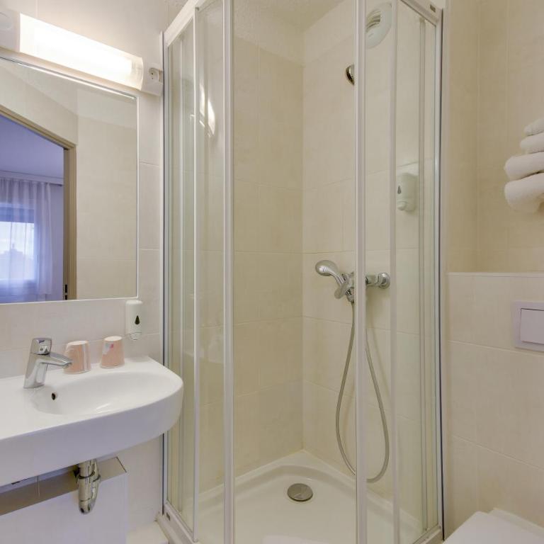 Brit Hotel Lille Centre - Chambre Double - 6