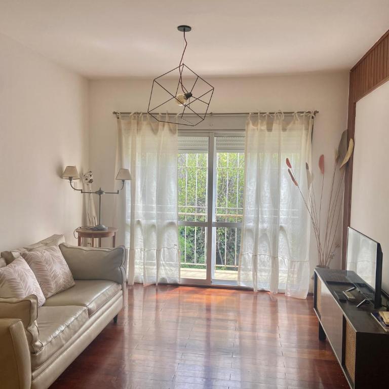 AMPLIO DEPARTAMENTO EN SANTA ROSA - Apartamento de 3 dormitorios - 3