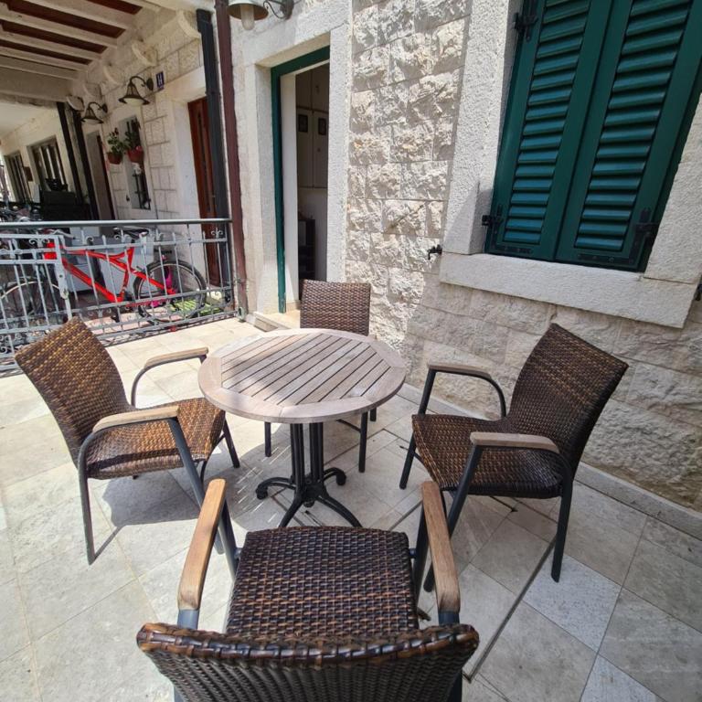 Skver Studio Apartments - Superior Double or Twin Room with Terrace - 4