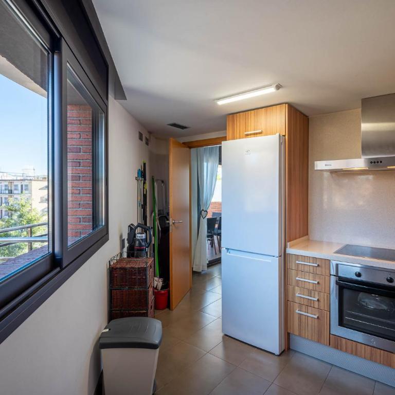 AT026 Moderno, con piscina y wifi, a 10min de la playa - Apartamento de 2 dormitorios - 10