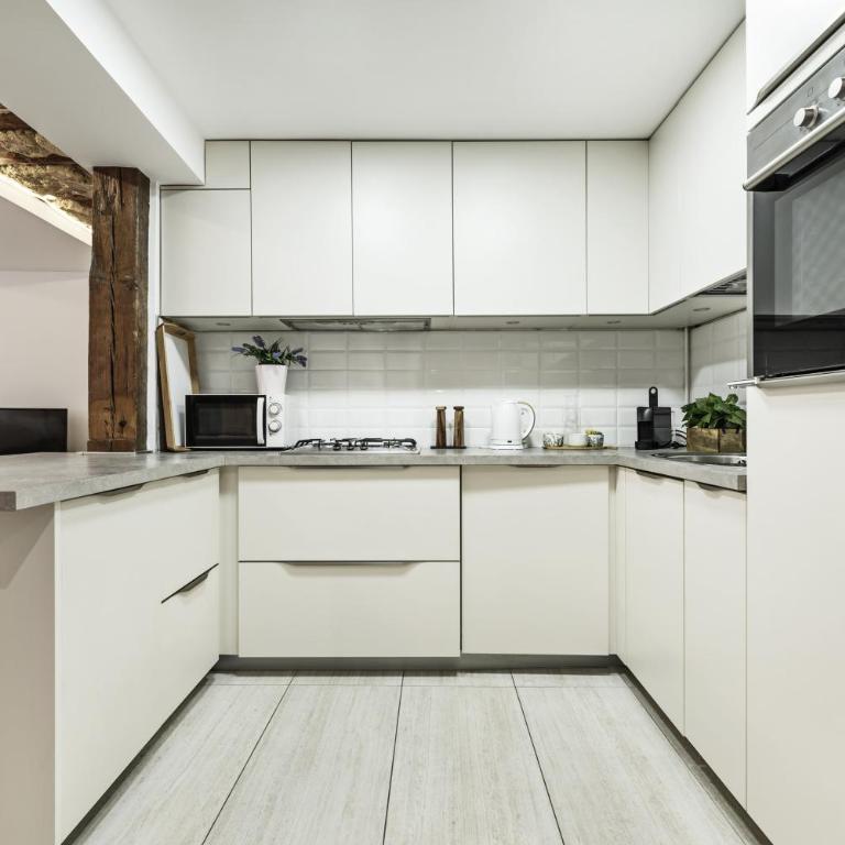 Coqueto Ático (1B+1B) Malasaña City Centre - One-Bedroom Apartment - 11