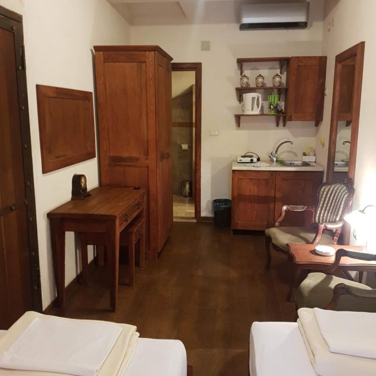 Skver Studio Apartments - Superior Double or Twin Room with Terrace - 9