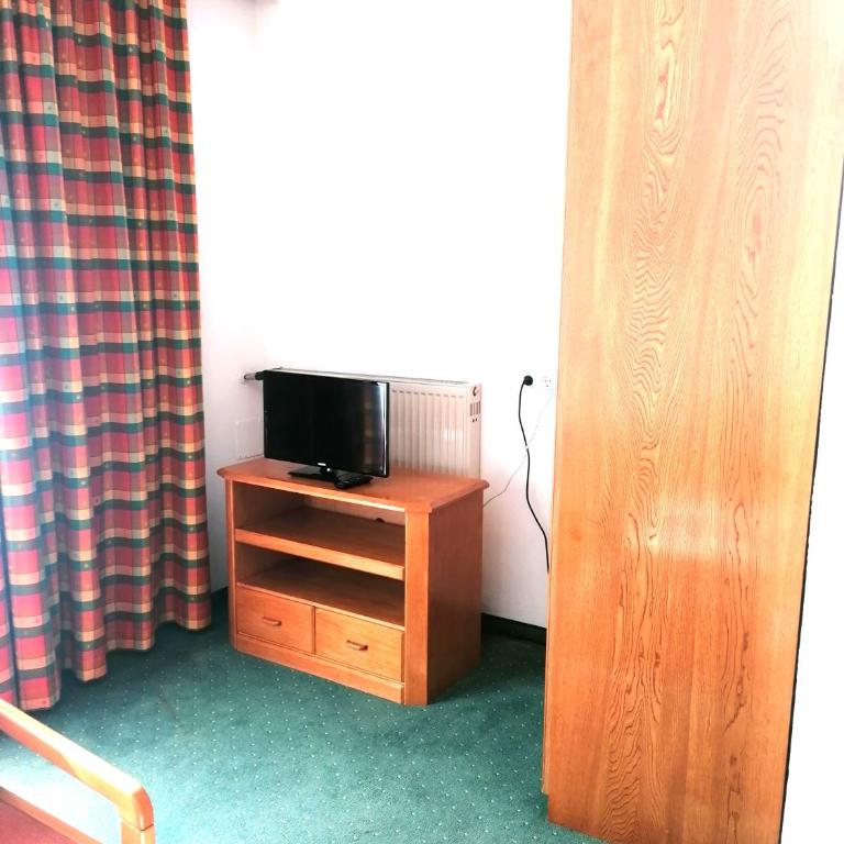 Hotel Vanda - Standard Dreibettzimmer - 9