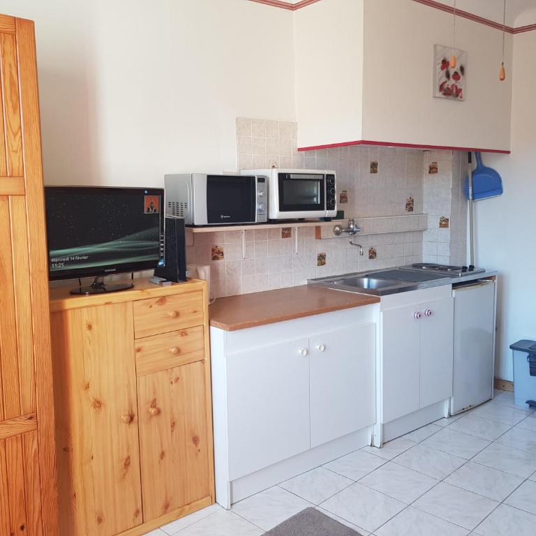 Joli studio tout confort 200m des thermes - Apartamento de 1 dormitorio - 7
