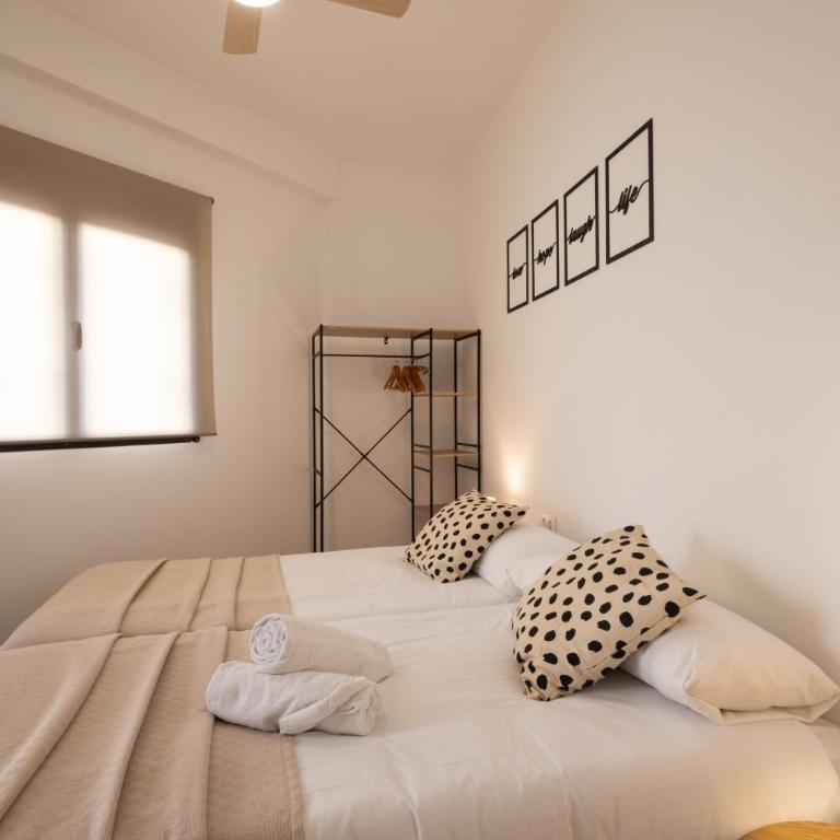 Cruz Cubierta Apartments - One-Bedroom Apartment - 9