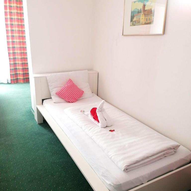 Hotel Vanda - Comfort Vierbettzimmer - 7