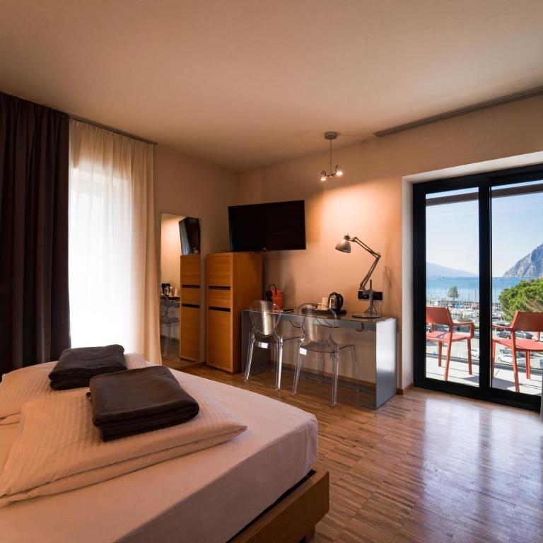Lake Front Hotel Mirage - Camera Premium con Vista Lago - 15