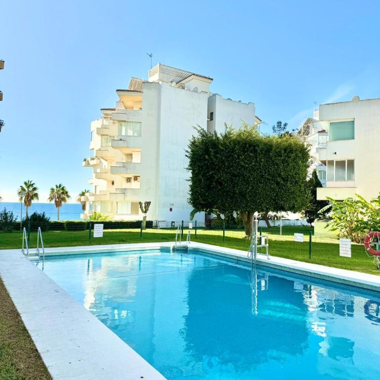 SEA VIEW & BEACH ACCESS - Center - Two-Bedroom Apartment - 34