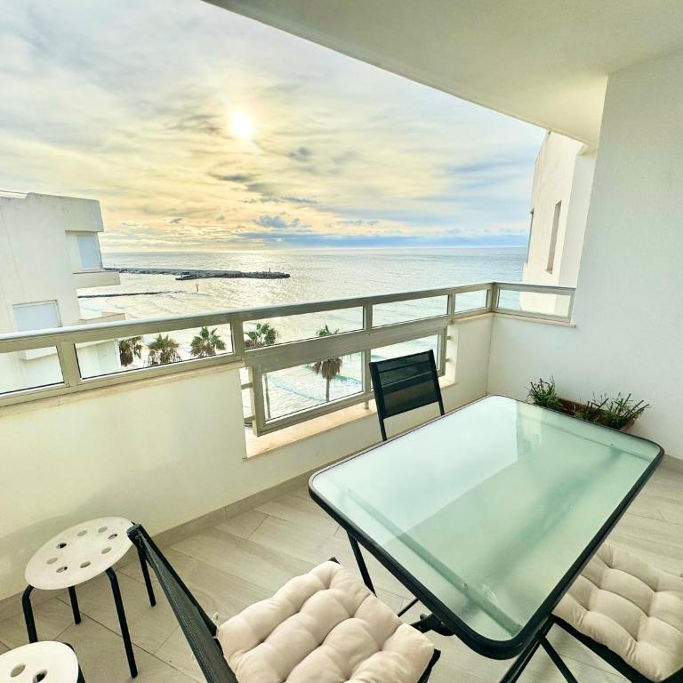 SEA VIEW & BEACH ACCESS - Center - Two-Bedroom Apartment - 28