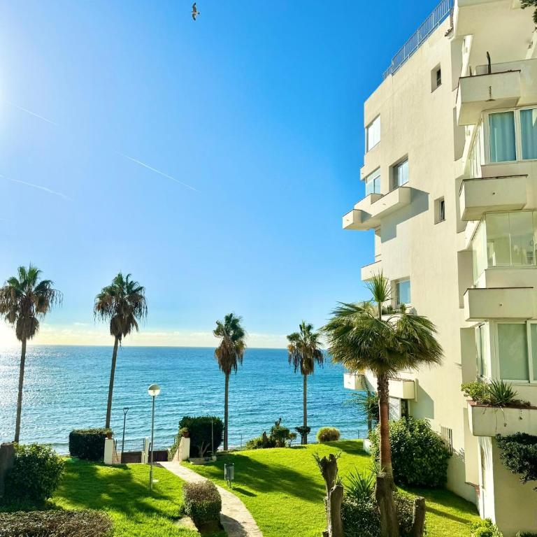 SEA VIEW & BEACH ACCESS - Center - Two-Bedroom Apartment - 1