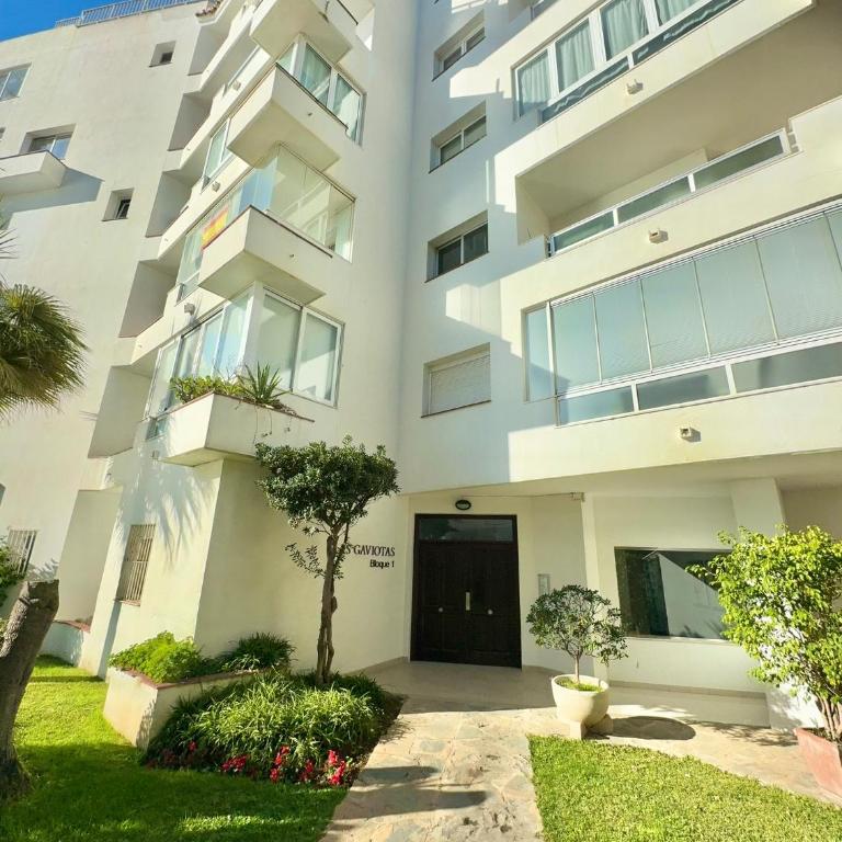 SEA VIEW & BEACH ACCESS - Center - Two-Bedroom Apartment - 32