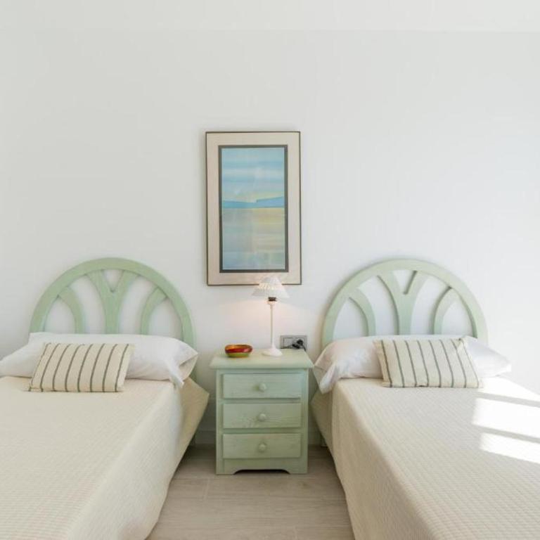SEA VIEW & BEACH ACCESS - Center - Two-Bedroom Apartment - 24