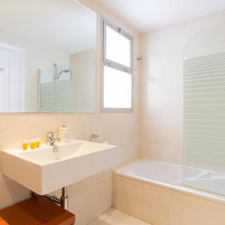 SEA VIEW & BEACH ACCESS - Center - Two-Bedroom Apartment - 41