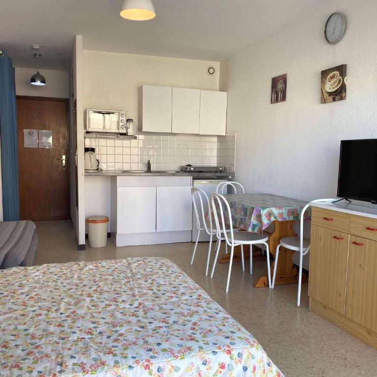 Studio cosy avec balcon, climatisation, proche thermes - Balaruc-les-Bains - FR-1-553-99 - Studio - 1