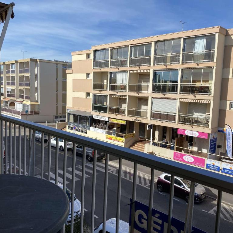Studio cosy avec balcon, climatisation, proche thermes - Balaruc-les-Bains - FR-1-553-99 - Studio - 10
