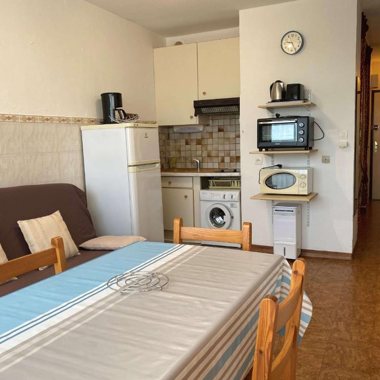 Charmant T1 lumineux avec cuisine équipée, coin nuit séparé et wifi - Balaruc-les-Bains - FR-1-553-48 - Apartment (4 Erwachsene) - 4