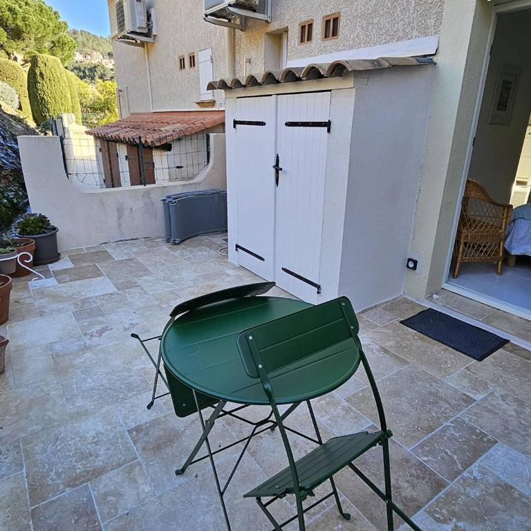 Maison mitoyenne T3 avec piscine, clim, parking, animaux acceptés - FR-1-768-21 - Maison de Vacances - 17
