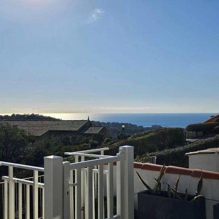 Maison mitoyenne T3 avec piscine, clim, parking, animaux acceptés - FR-1-768-21 - Maison de Vacances - 22