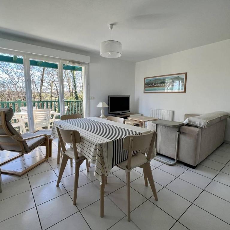 Appartement confortable 2P avec balcon et parking à Cambo-les-Bains - Appartement 1 Chambre - 2