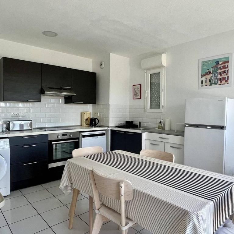 Appartement confortable 2P avec balcon et parking à Cambo-les-Bains - Appartement 1 Chambre - 6