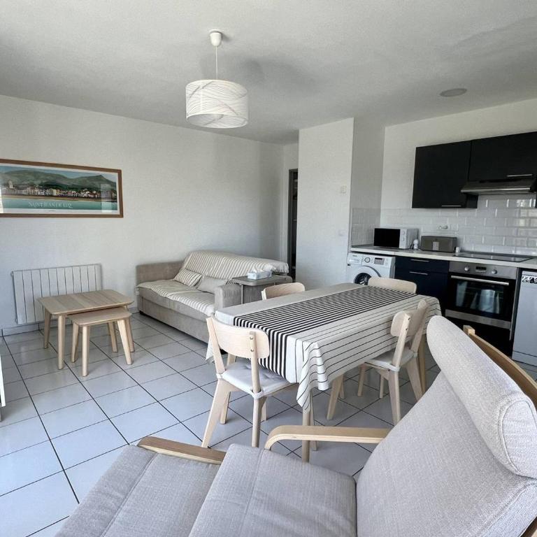 Appartement confortable 2P avec balcon et parking à Cambo-les-Bains - Appartement 1 Chambre - 8