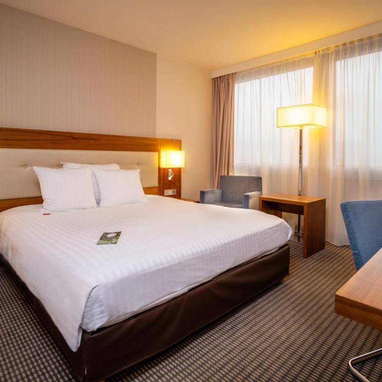 Mövenpick Hotel Geneva - Chambre Lit King-Size Deluxe - 3