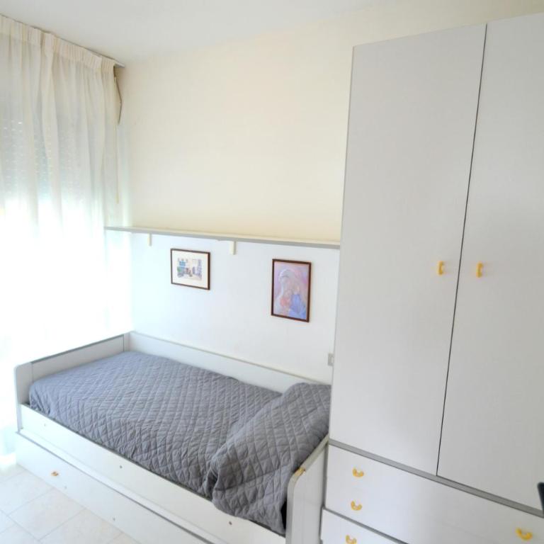 Charming flat just steps away from the beach - Apartment - 4