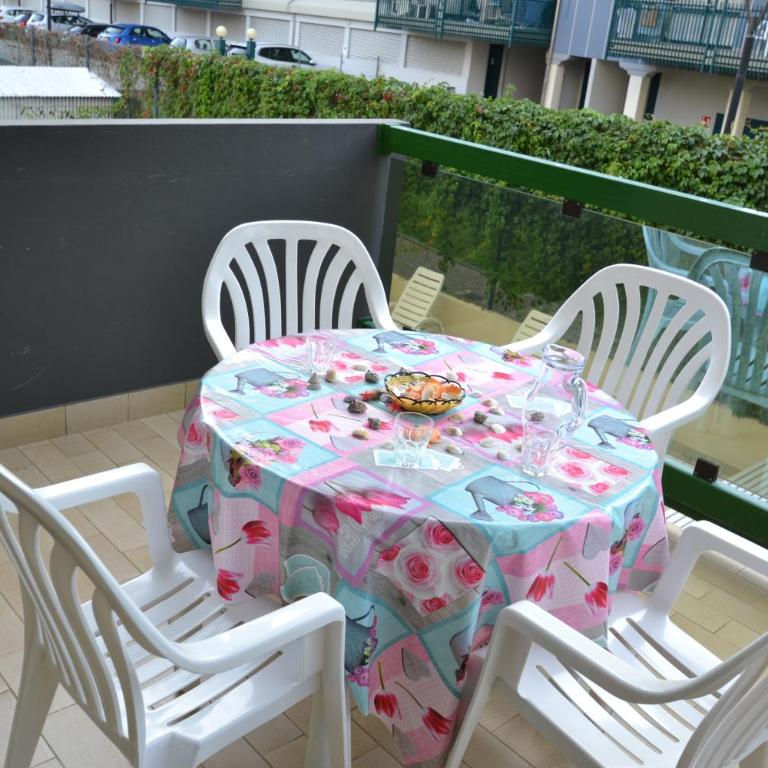 Charming flat just steps away from the beach - Apartment - 6