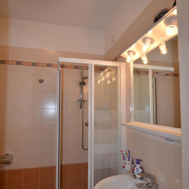 Lovely flat in a building surrounded by garden - Appartamento - 8