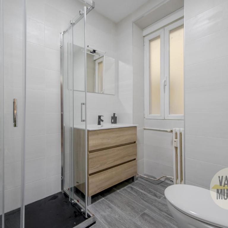 Practico Apt 7pax en Calle Santa Ana Centro de Madrid - Apartment - 5