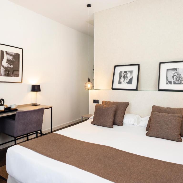Blanq Carmen Hotel - Double Room with Balcony - 20