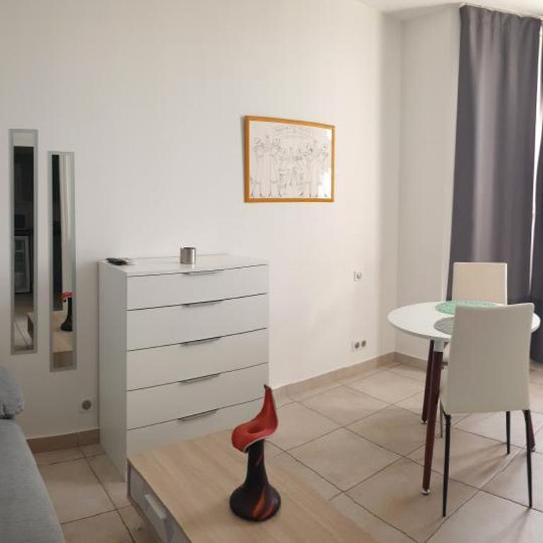 Appt T2 meublé-Juan les Pins-Logt 10 - Apartment mit 1 Schlafzimmer - 4