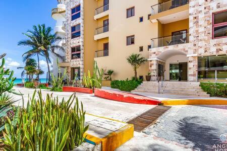 Oceanfront Condo a Block Off 5th in Heart of Playa - Apartment - 22