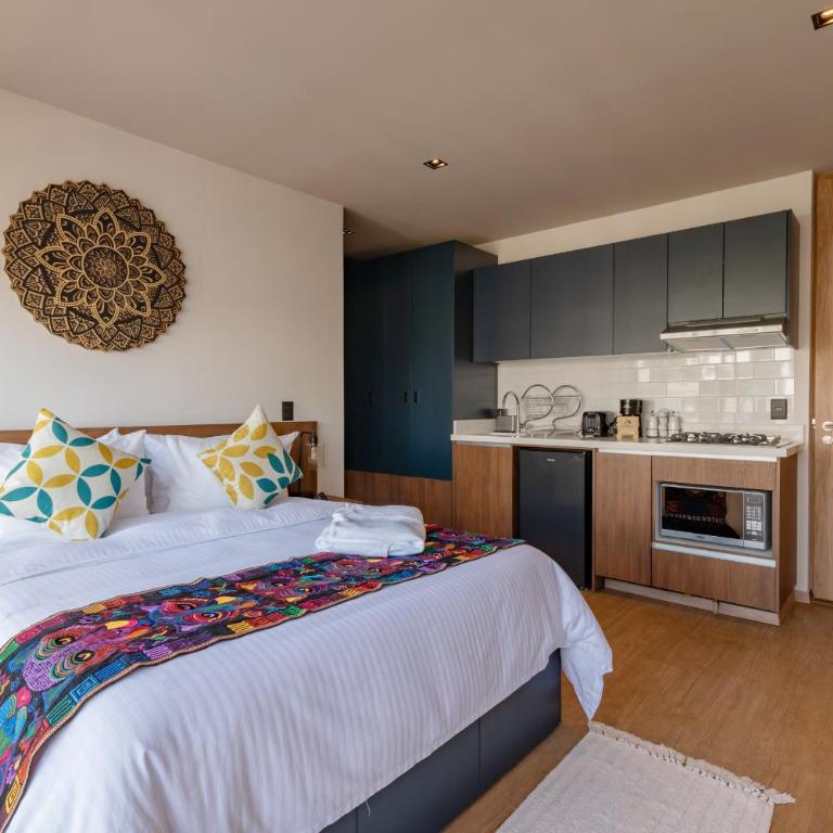 Be Local Aparthotel - Loft with balcony & kitchenette - 2