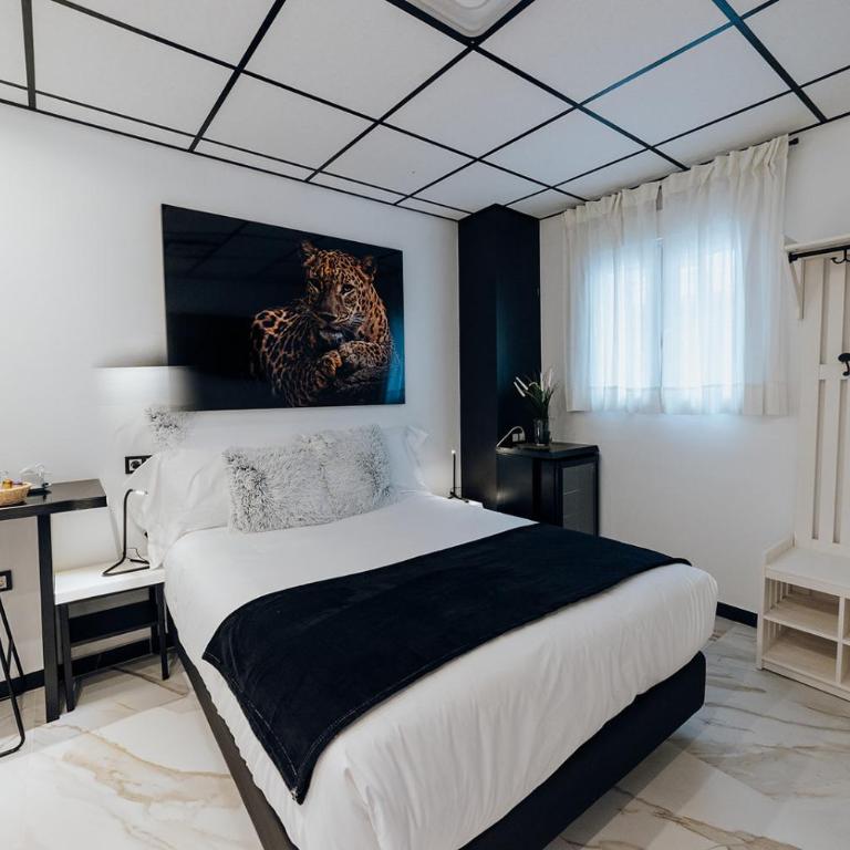 HOSTAL LUXURY NIT I DIA - Habitación Doble adaptada para personas con movilidad reducida - 2