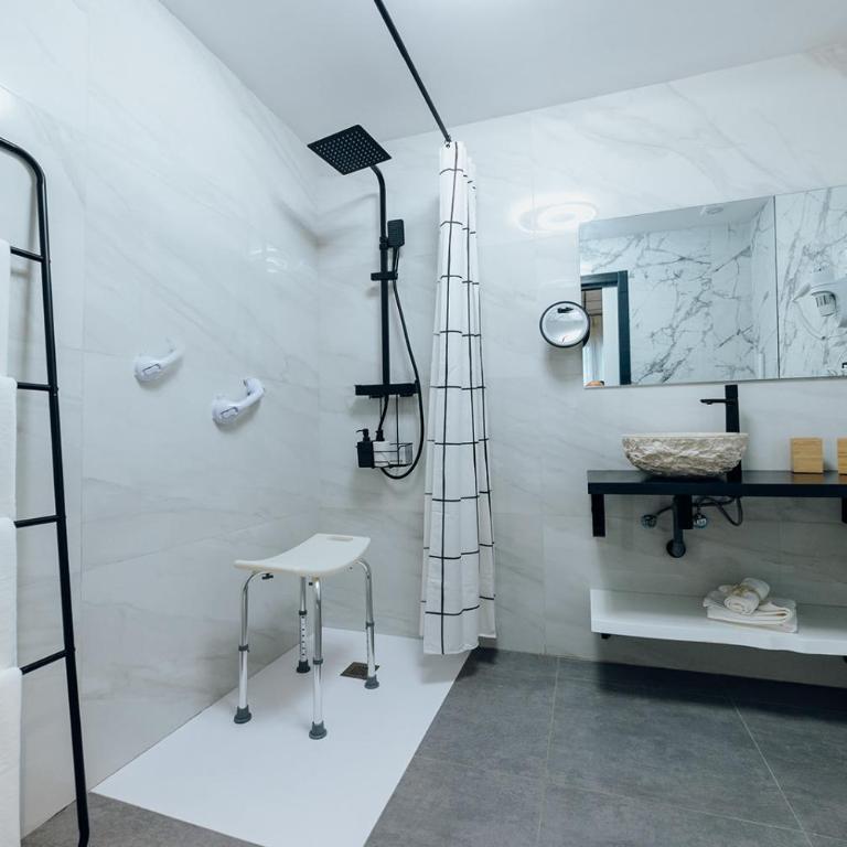 HOSTAL LUXURY NIT I DIA - Habitación Doble adaptada para personas con movilidad reducida - 3