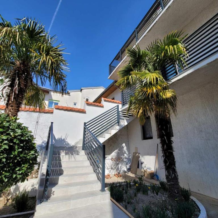 Apartments Daris - Deluxe Double or Twin Room with Balcony - 4