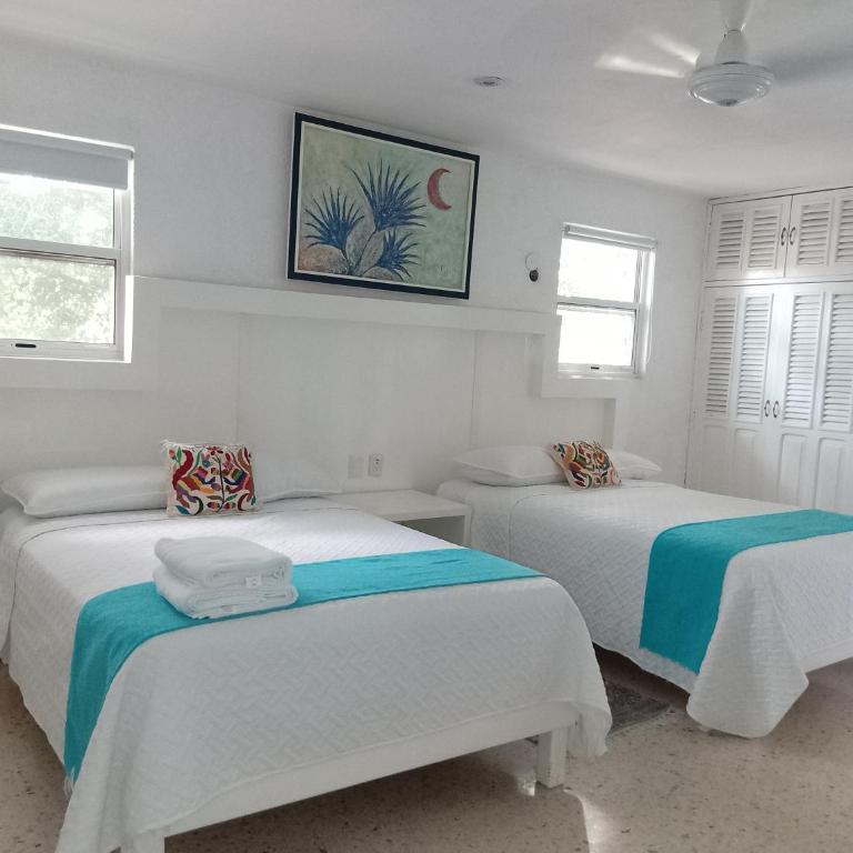 Hotel Downtown Merida - Family Room with Private Bathroom - 29