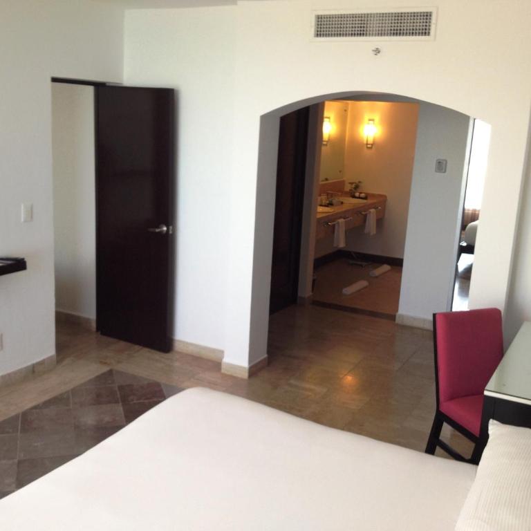 Krystal Grand Cancun All Inclusive - Suite Luna de Miel frente al mar - 2