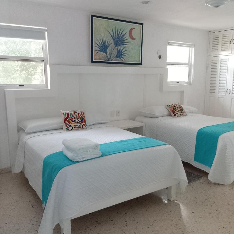 Hotel Downtown Merida - Family Room with Private Bathroom - 8