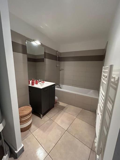 Le mystique-Somptueux -Centre Historique-Gare-Wifi - Apartment mit 2 Schlafzimmern - 11