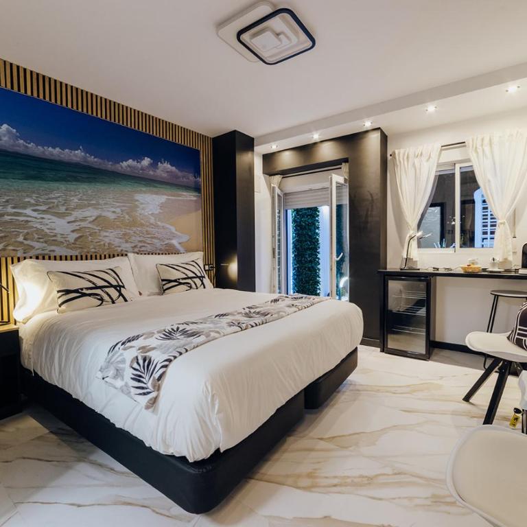HOSTAL LUXURY NIT I DIA - Habitación Doble Deluxe con vistas al mar - 1 o 2 camas - 3