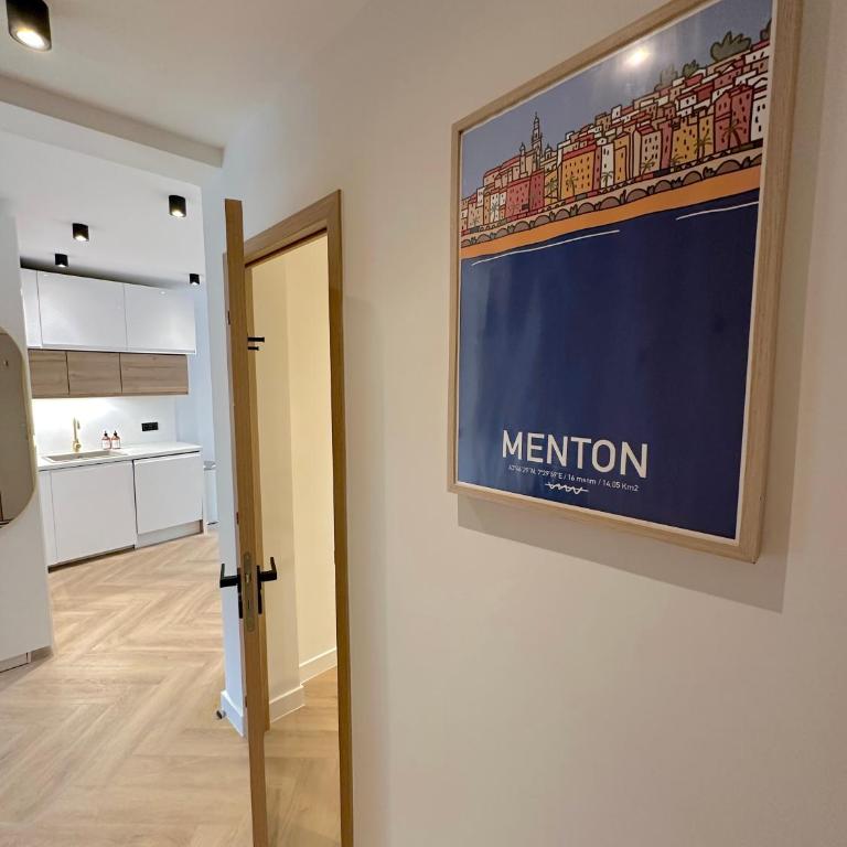 MONACO - MENTON - 6 PERSONS - 2 BEDROOMS - FULL RENOVATED - FULL CLIM - HYPERCENTER - BEACH AND SUn - Two-Bedroom Apartment - 35