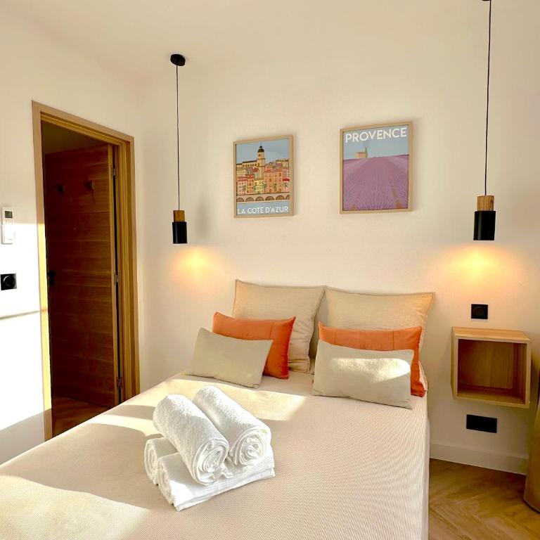 MONACO - MENTON - 6 PERSONS - 2 BEDROOMS - FULL RENOVATED - FULL CLIM - HYPERCENTER - BEACH AND SUn - Two-Bedroom Apartment - 39
