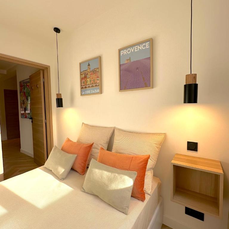 MONACO - MENTON - 6 PERSONS - 2 BEDROOMS - FULL RENOVATED - FULL CLIM - HYPERCENTER - BEACH AND SUn - Two-Bedroom Apartment - 40