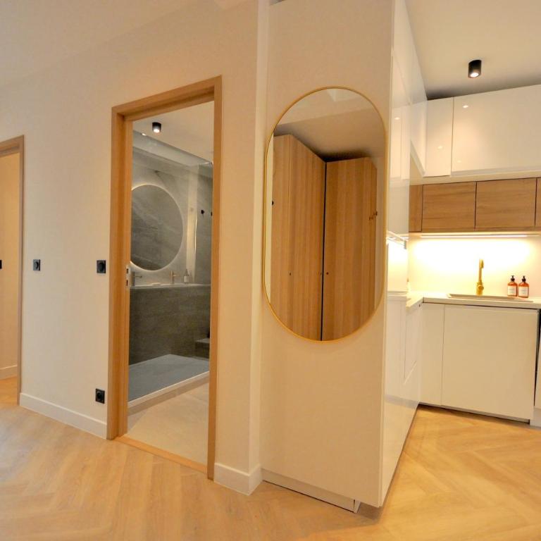 MONACO - MENTON - 6 PERSONS - 2 BEDROOMS - FULL RENOVATED - FULL CLIM - HYPERCENTER - BEACH AND SUn - Two-Bedroom Apartment - 42