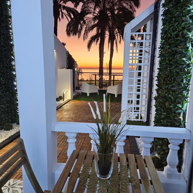 HOSTAL LUXURY NIT I DIA - Habitación Doble Deluxe con vistas al mar - 1 o 2 camas - 4
