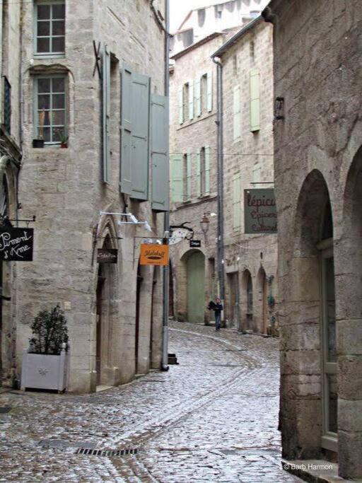Tranquil apt with patio, Pézenas historic centre - Appartement 2 Chambres - 4