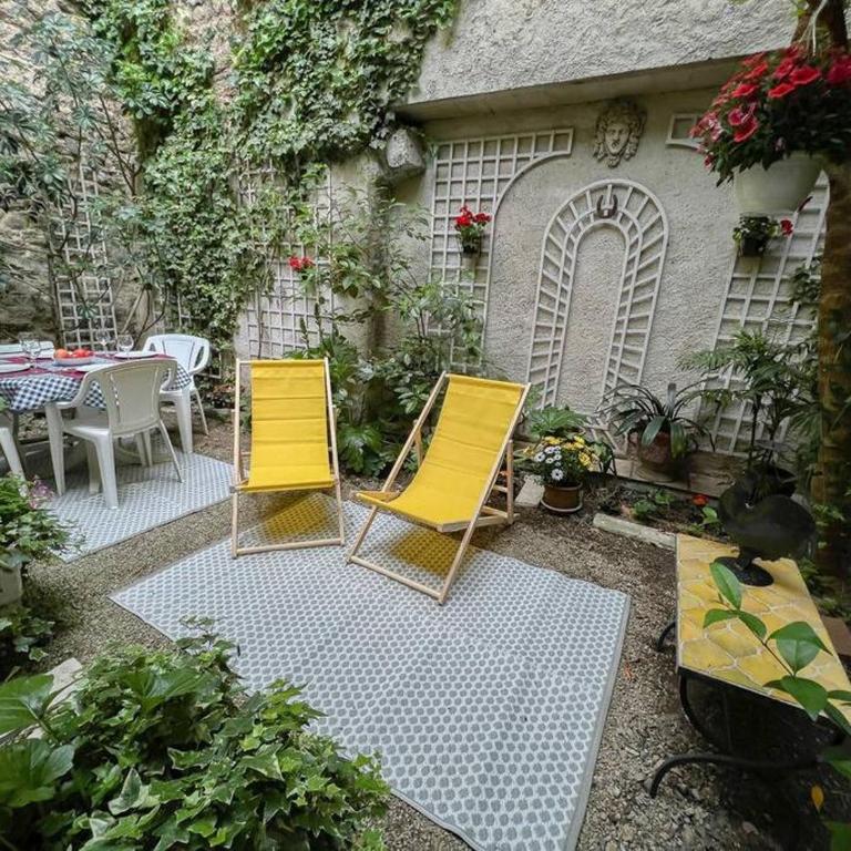 Tranquil apt with patio, Pézenas historic centre - Appartement 2 Chambres - 24